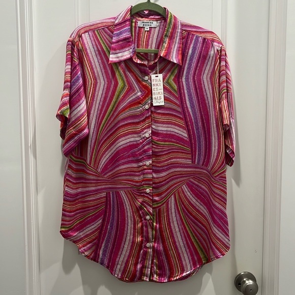 NWT Frankie’s Bikinis Fifi Button Down Short Sleeve Multi Colored Blouse Sz M - Picture 2 of 9